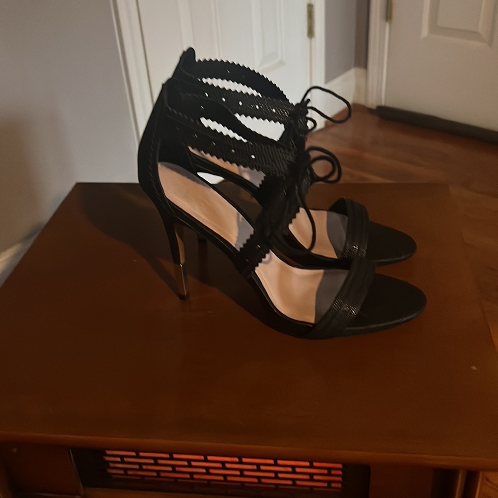 Designer Shoes - Picture 5 of 6
